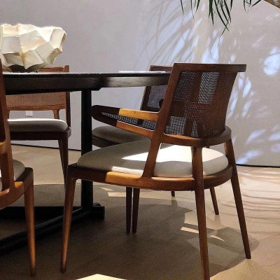 Johannes Chair